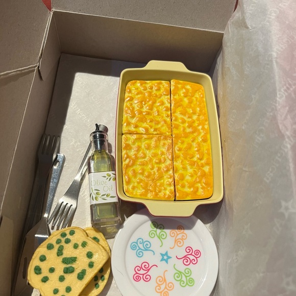 American Girl Lasagna Dinner Set - Picture 2 of 2